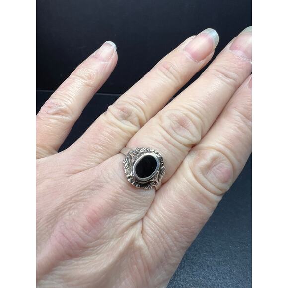 Vintage Sterling Silver Black Onyx Cocktail Ring, Ornate Bezel, Size 8 - Picture 3 of 16